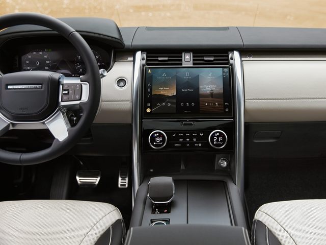 Land Rover Discovery interior