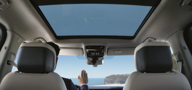 Range Rover interior with panoramic
roof