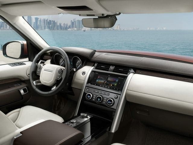 Land Rover Discovery interior