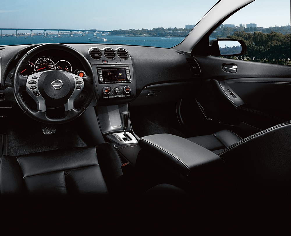 2012 Nissan Altima Interior 1000.jpg