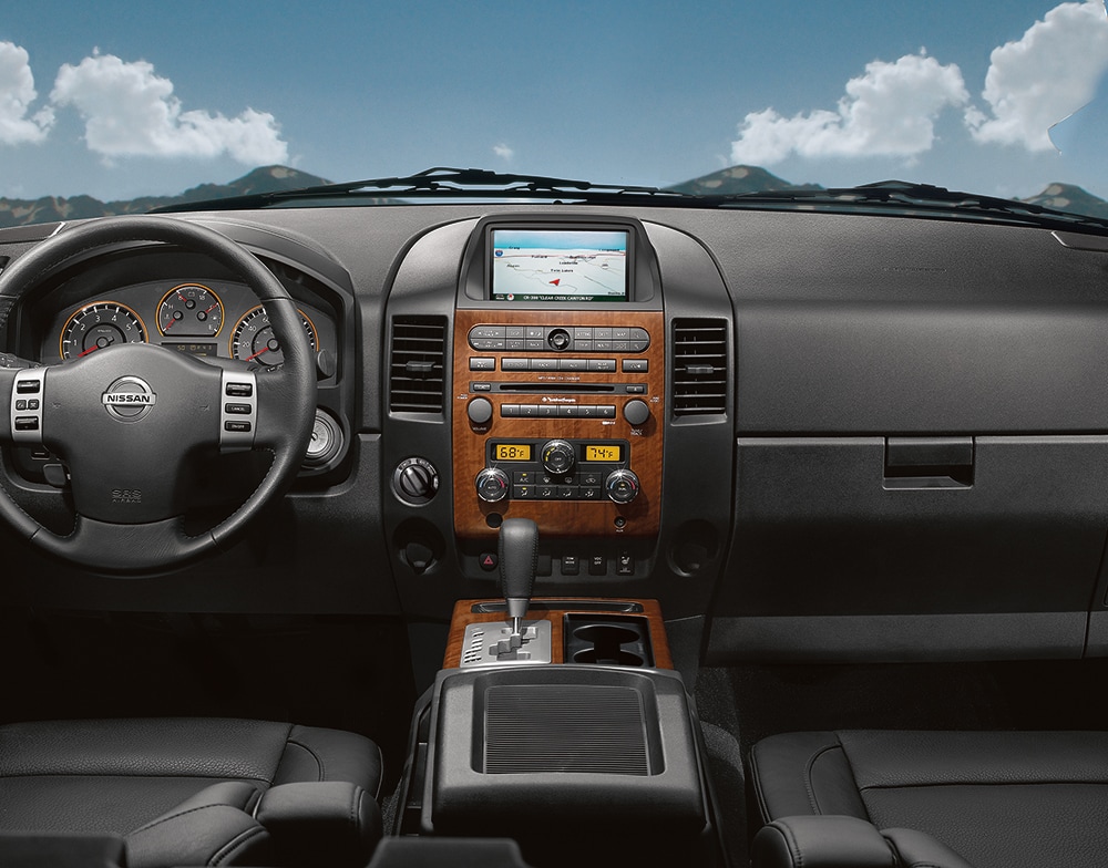 2012 Nissan Titan Interior 1000.jpg