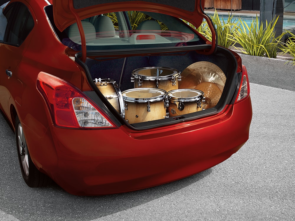 2012 Nissan Versa Sedan Trunk 1000.jpg