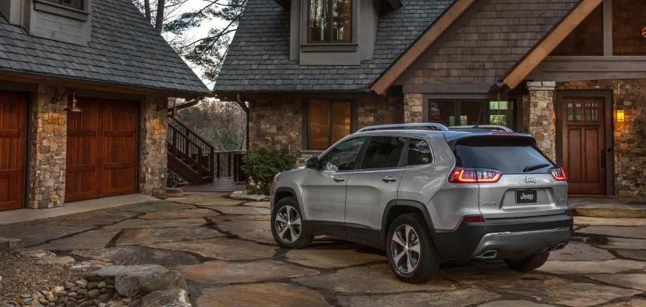 UCDJR-Jeep-latitude-driveway.jpg