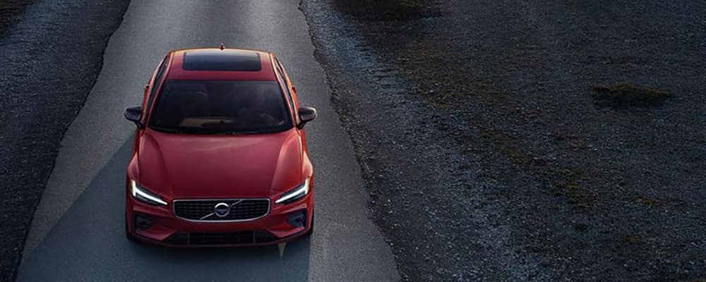2020-Volvo-S60-on-road-banner.jpg