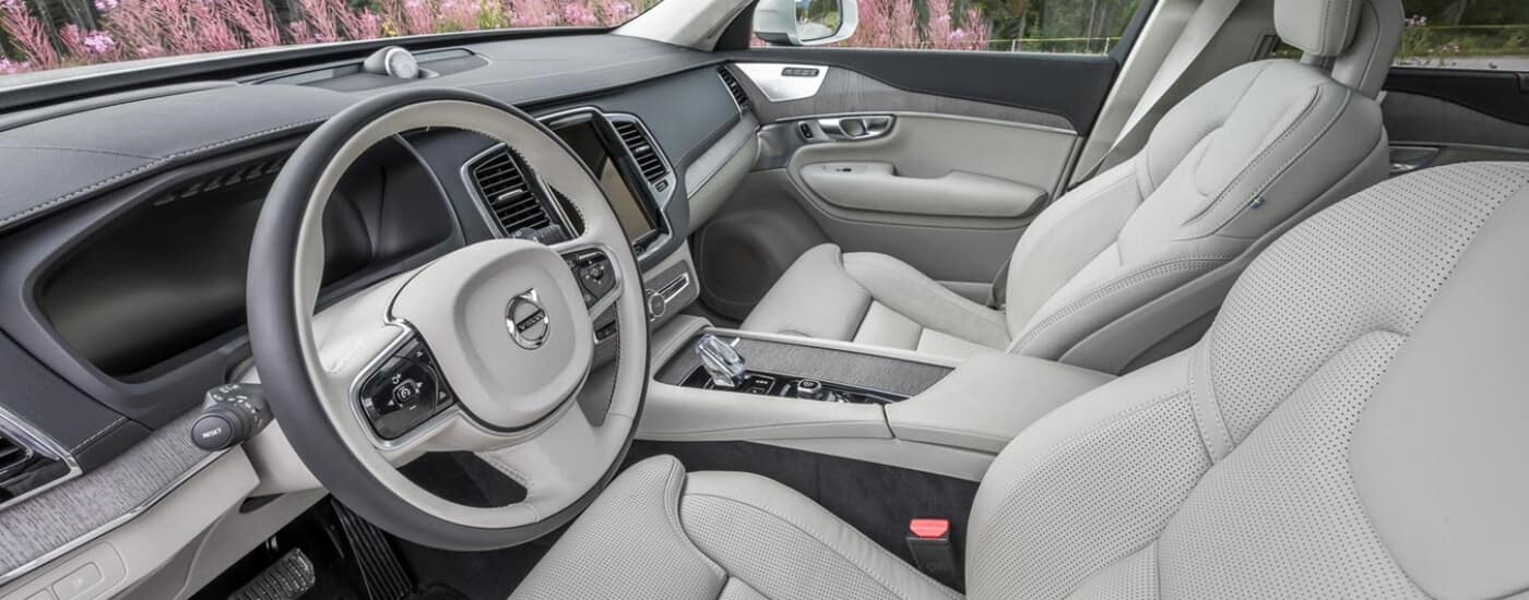 2020-Volvo-XC90 interior.jpg