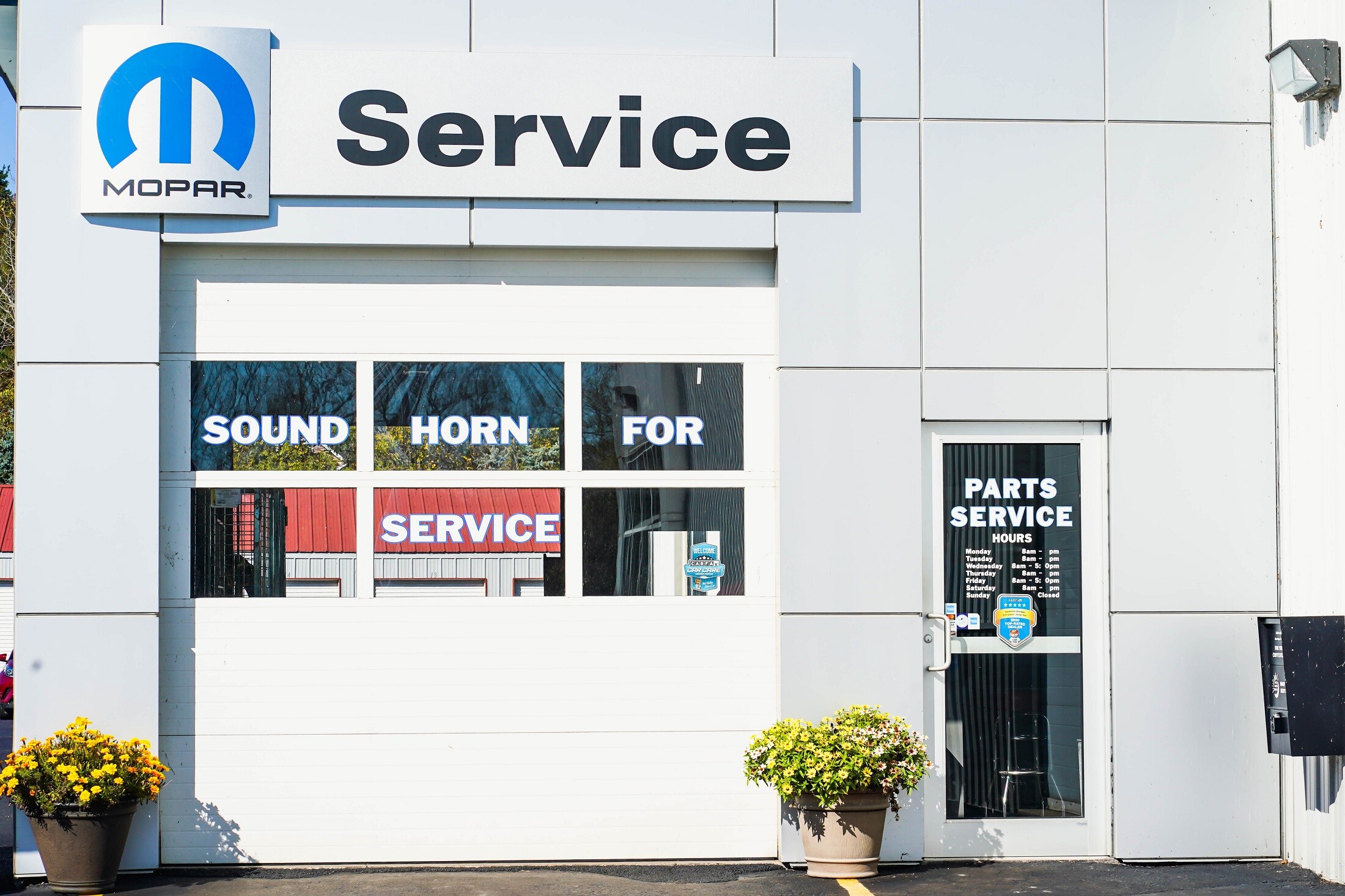 ServiceCenter2.jpg