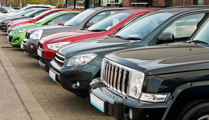 Used-cars-parked_77250026.jpg