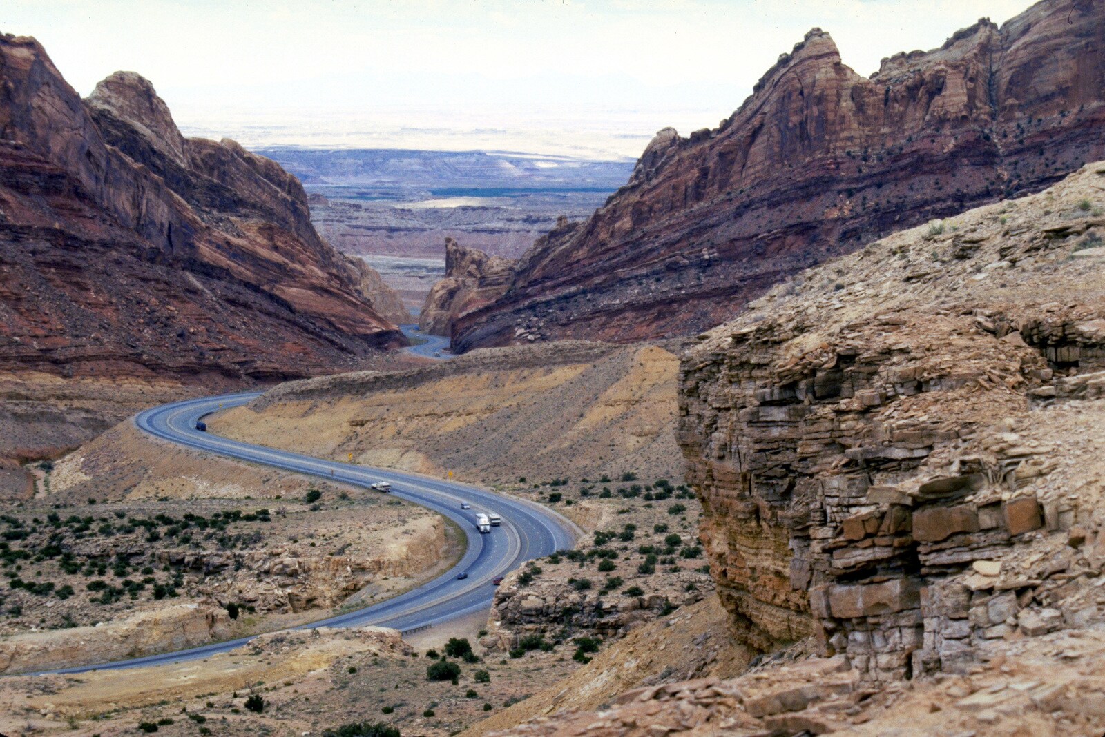 dinosaur-diamond-prehistoric-highway-dramatic-geology-crossing-the-san-rafael-fb98de-1600.jpg