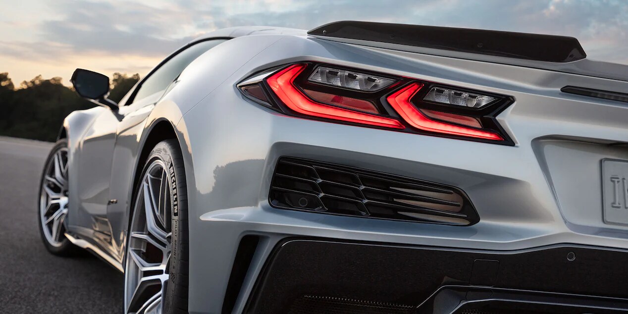 z06-reveal-design-hot-04.png
