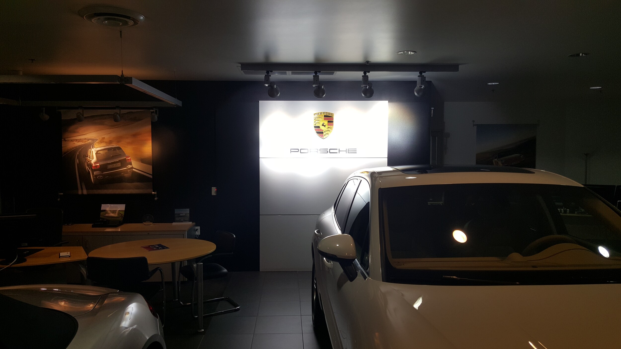 showroom walls pic 4.jpg