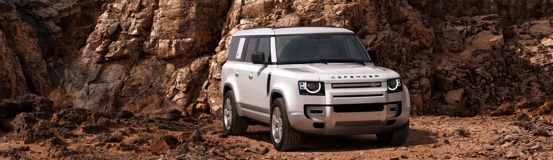 2023 Land Rover Defender 1.jpg