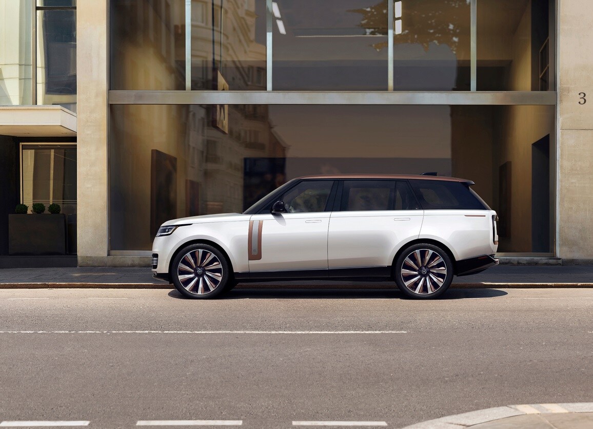 2022 Land Rover Range Rover 2.jpg
