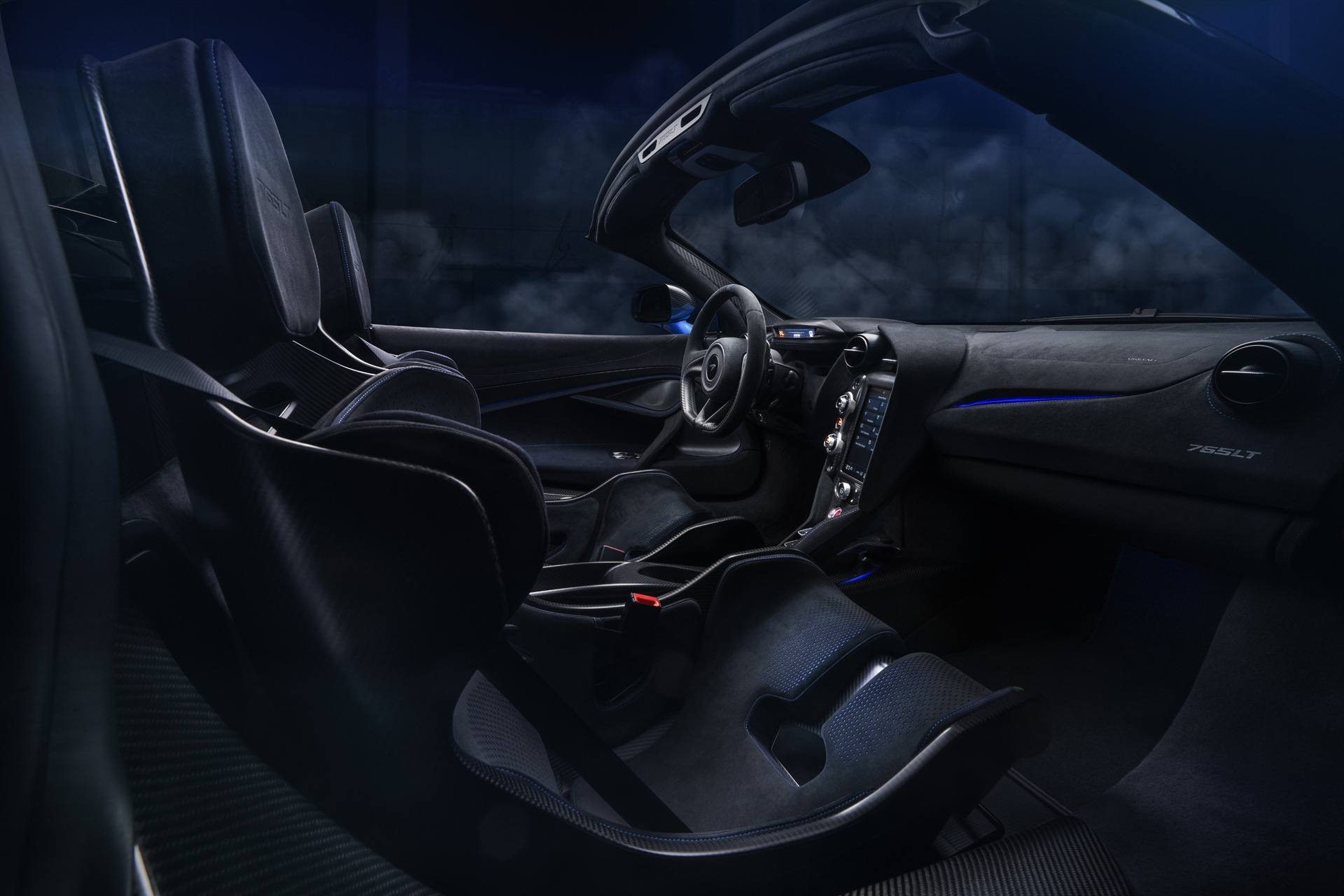 765LT_Spider_Interior_2.jpeg