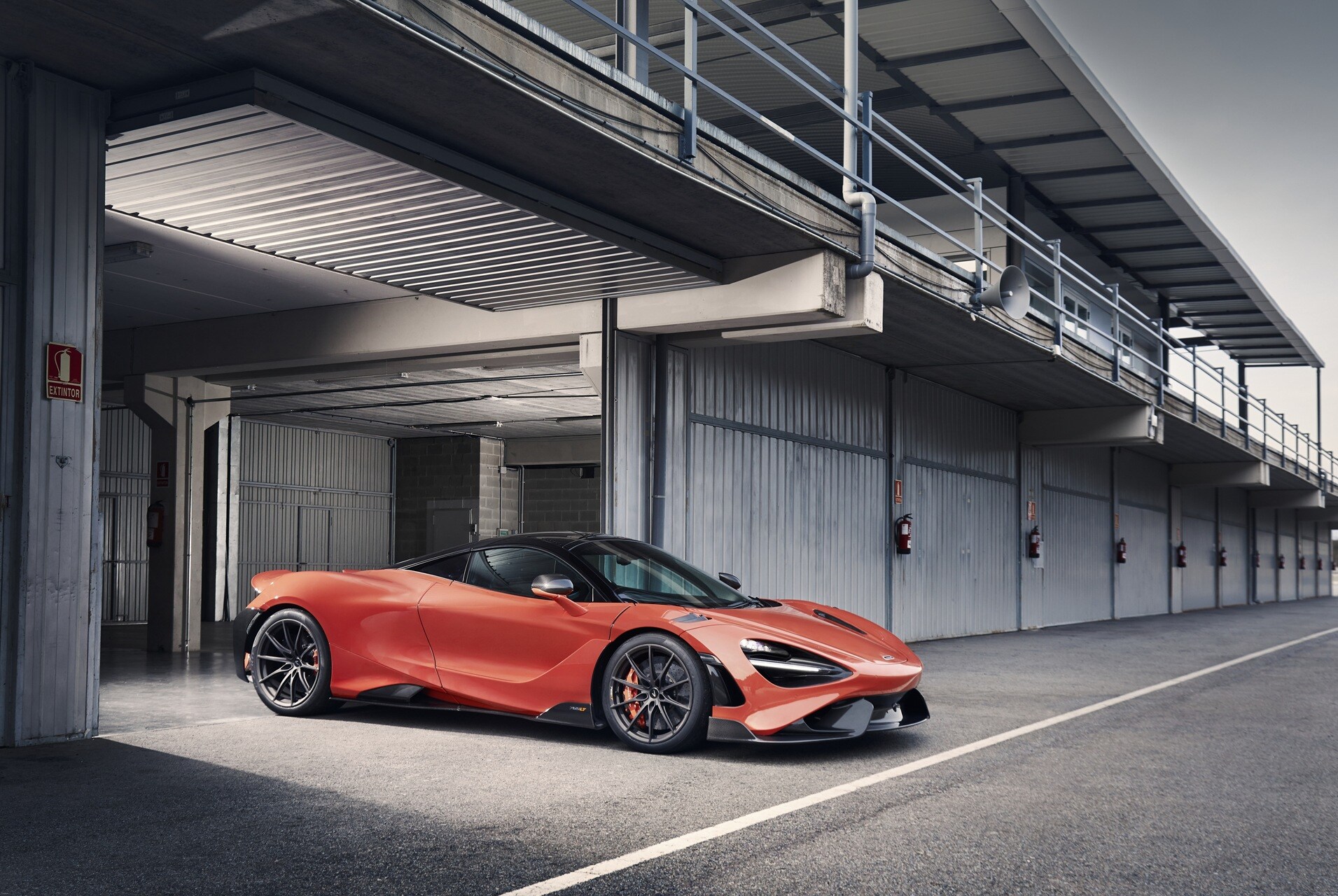 765lt.jpeg