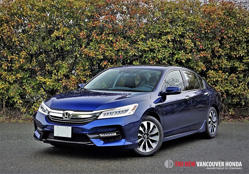 17_honda_accord_hybrid_touring_00100.jpg
