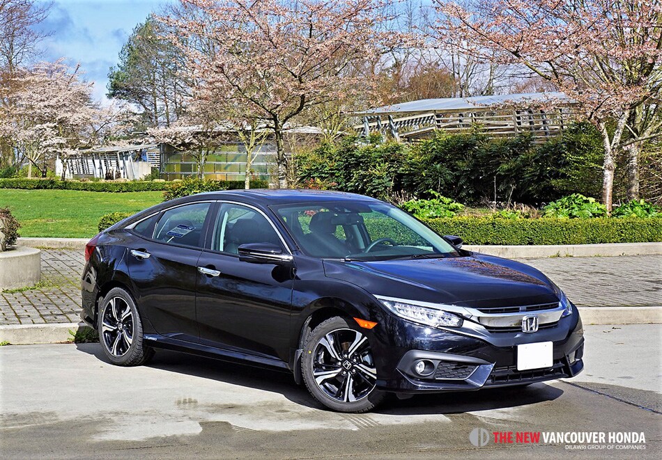 17_honda_civic_touring_00100.jpg