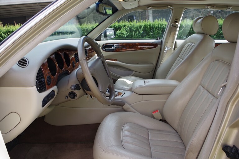 1999 Jaguar XJ Series Sedan full