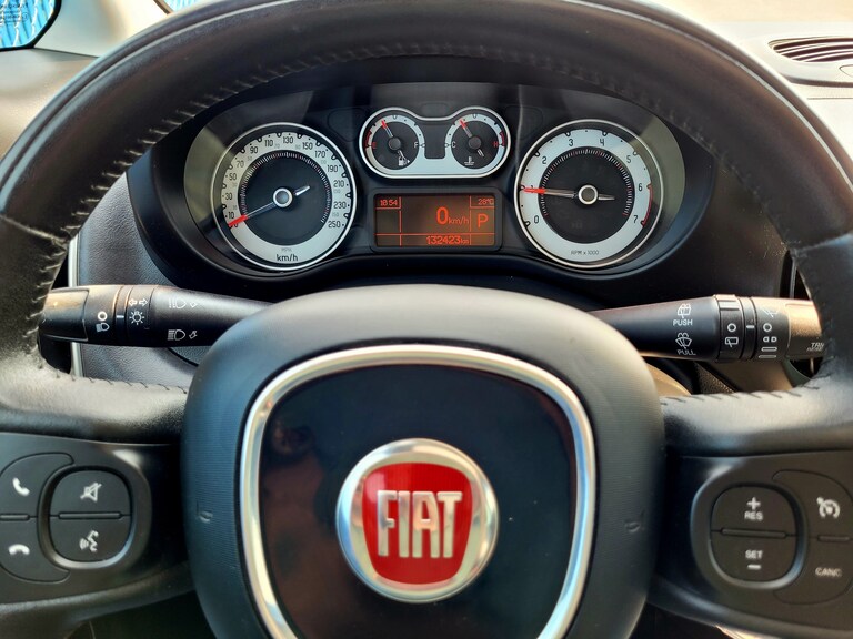 2014 FIAT 500L full