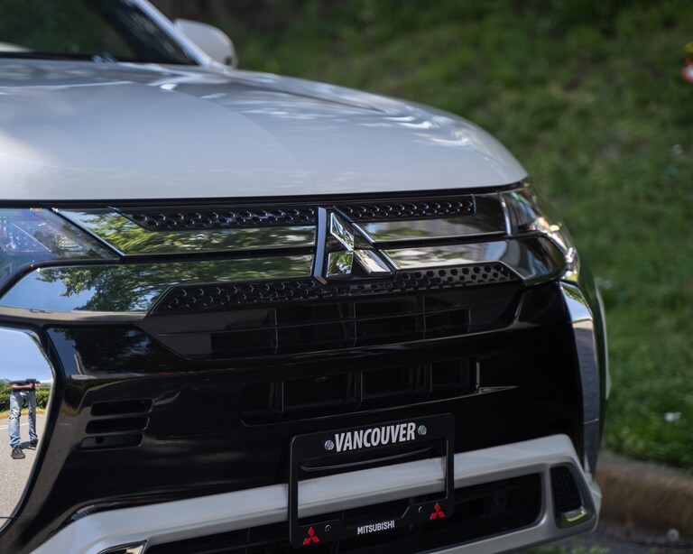 2019 Mitsubishi Outlander PHEV full