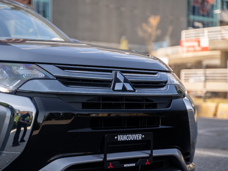 2018 Mitsubishi Outlander PHEV full