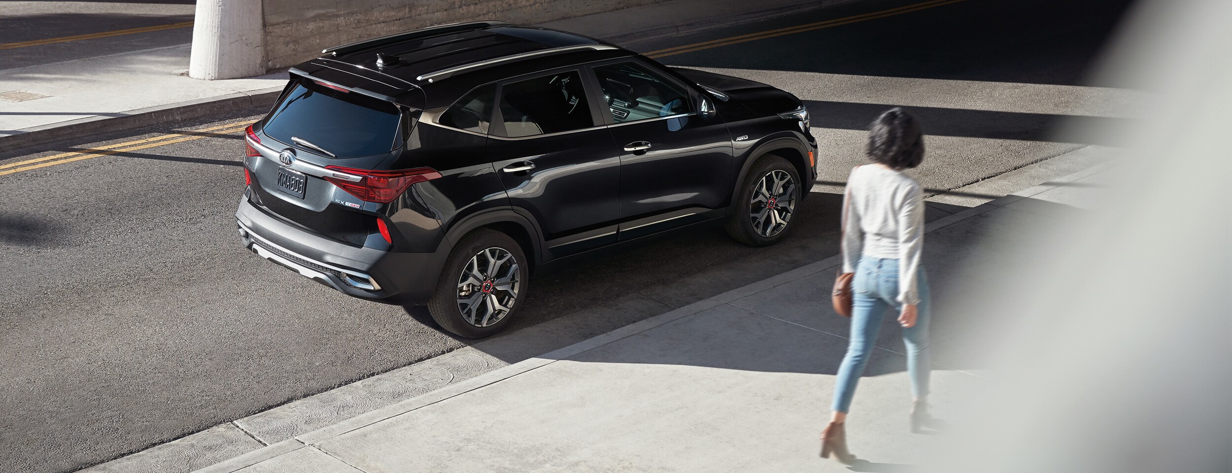 2021-KIA-Seltos-SX-SUV-L04.jpg