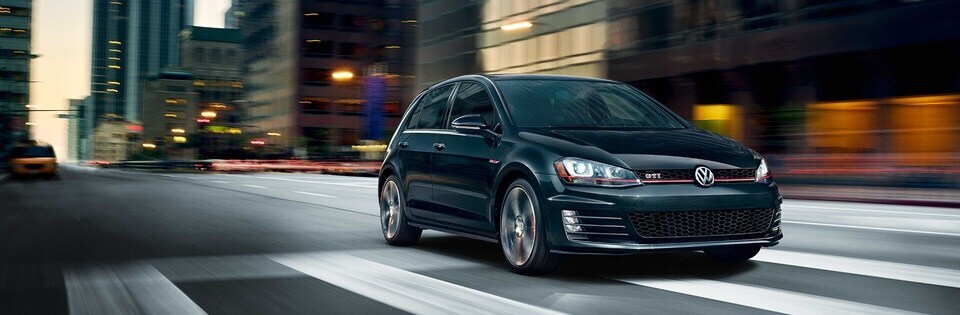 2017-Volkswagen-Golf-GTI-S-4-Door-Hatchback-L01.jpg