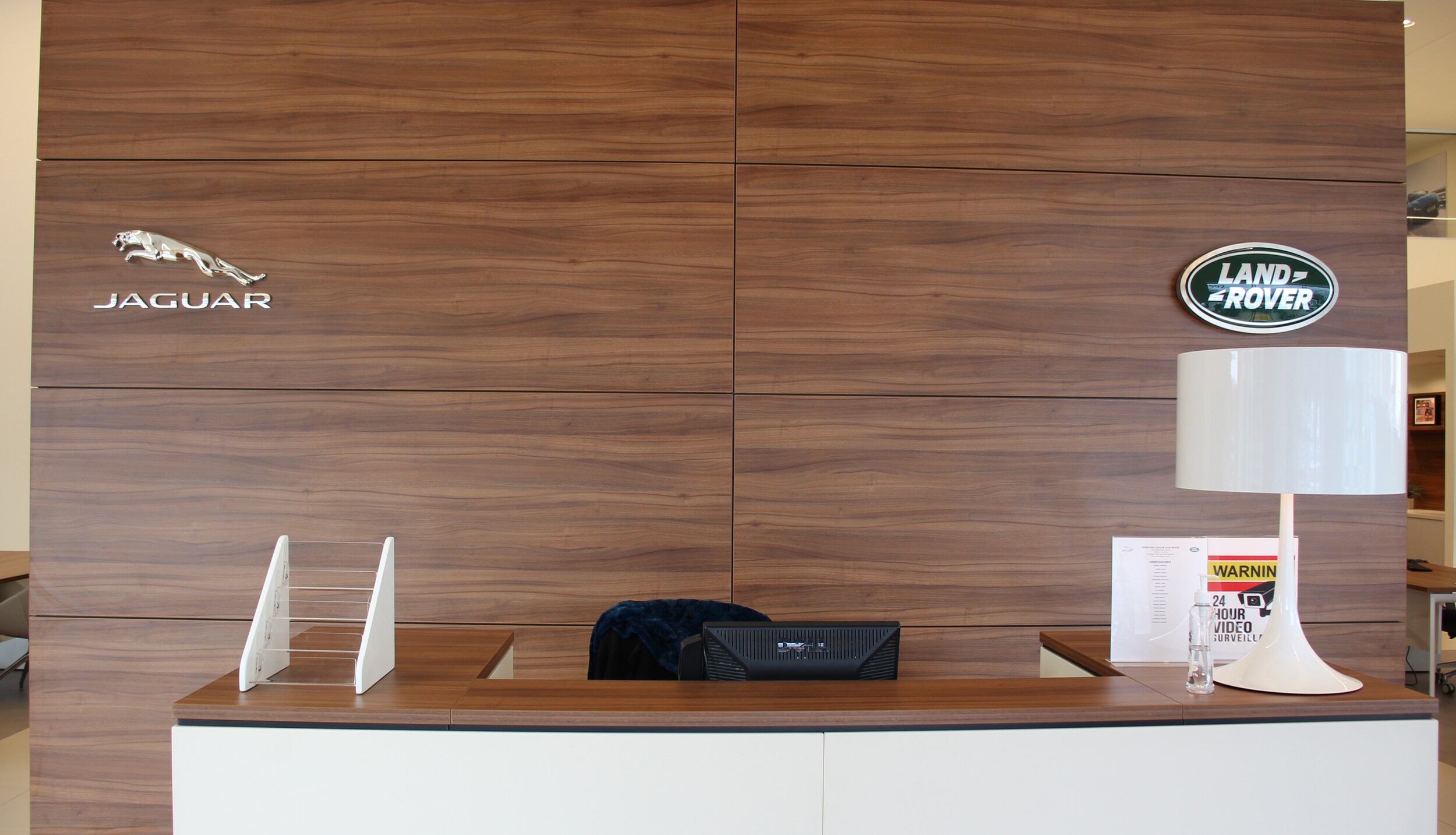 new desk.jpg