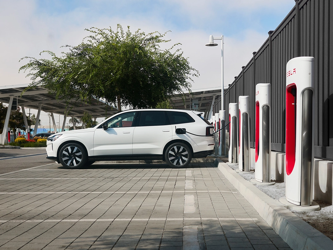 NACS_Tesla%20Right%20Image.webp