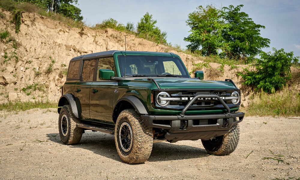 New-Ford-Bronco-Color-Eruption-Green-Image.jpg