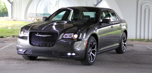 2017 Chrysler 300.jpg Chrysler 300