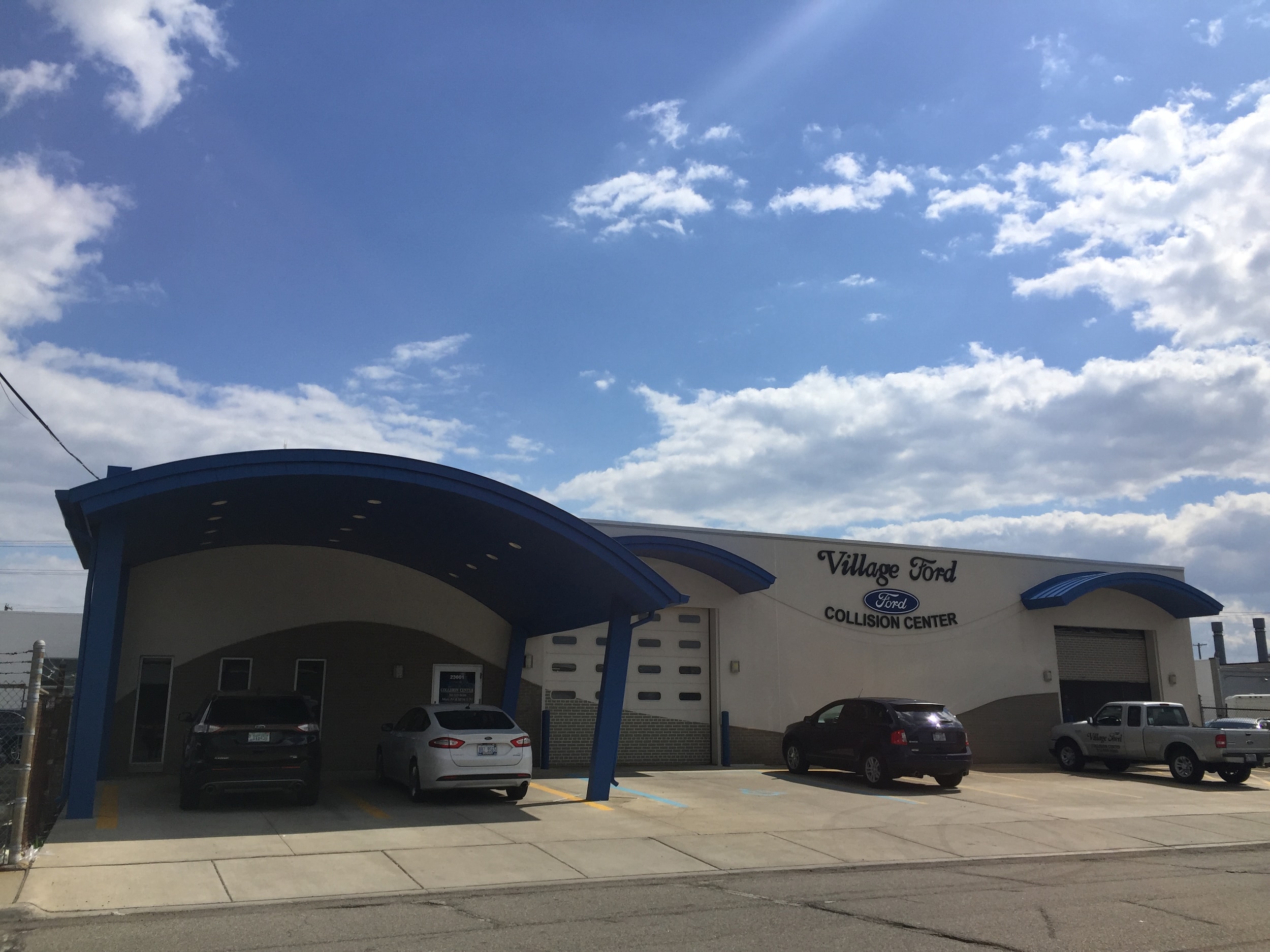 Village Ford Body SHop (002).jpg