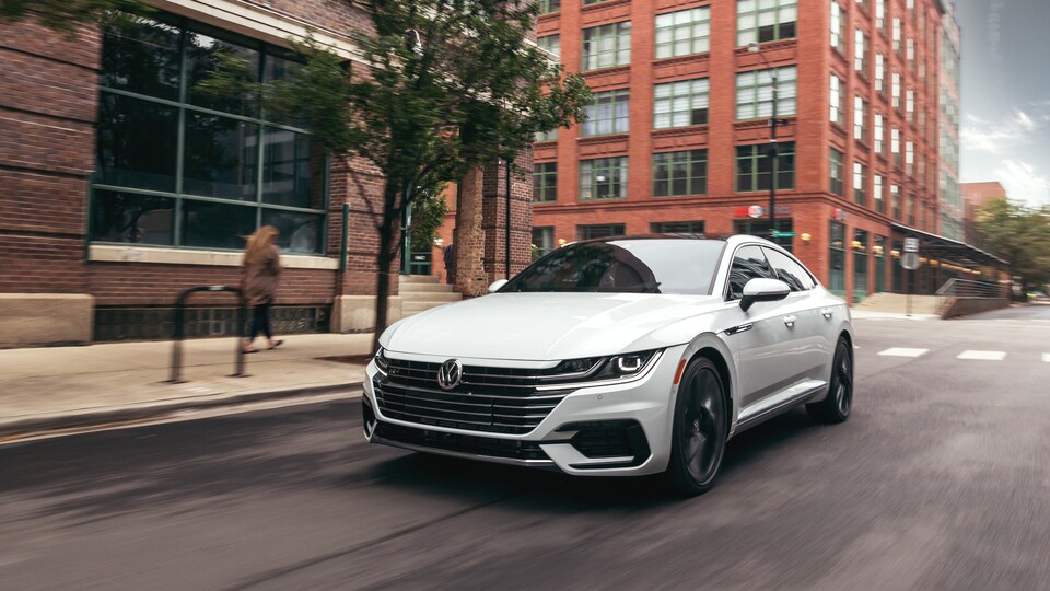 2020-Volkswagen-Arteon-SELRLine-Sedan-L07.jpeg