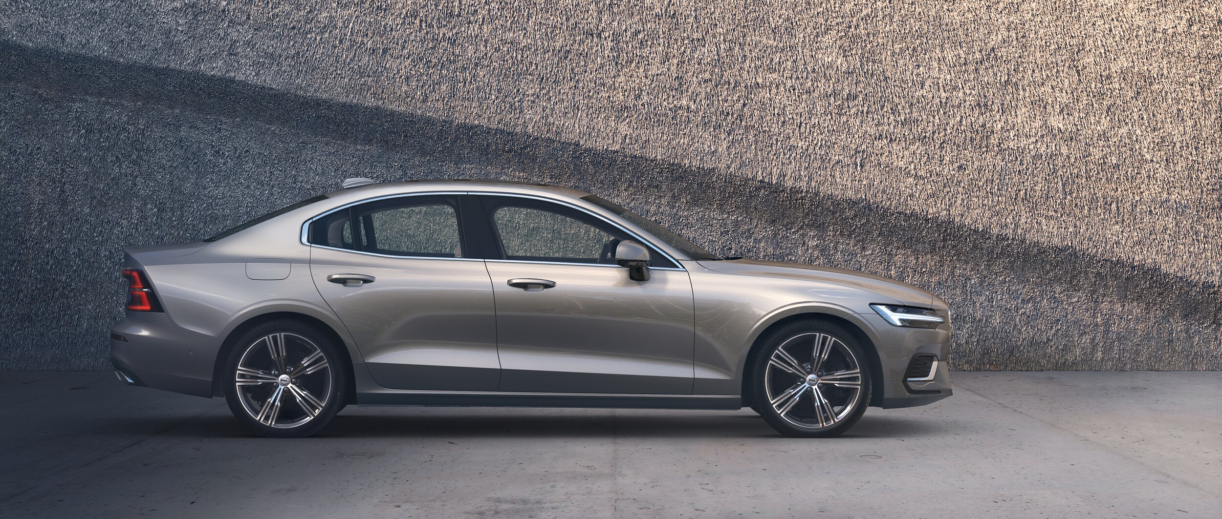 2022 Volvo S60 Recharge Plug-In (1).jpeg