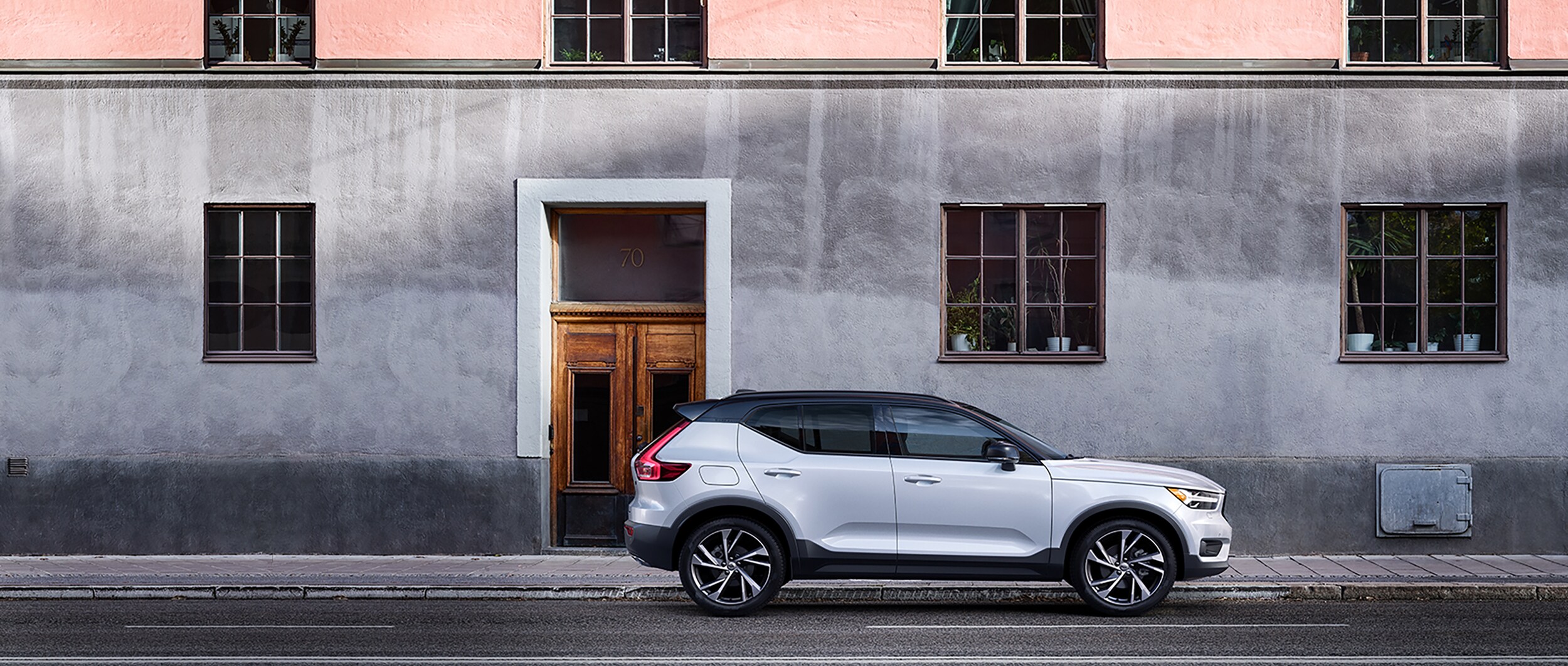 2021-Volvo-XC40-RDesign-T5-SUV-L05.jpeg
