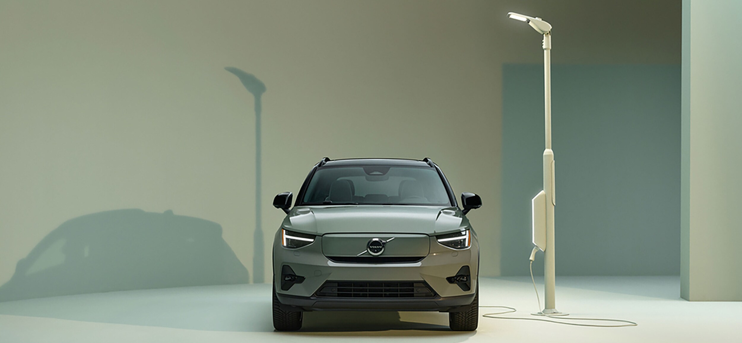 2024-Volvo-XC40Recharge-Core-SUV-L01.jpg