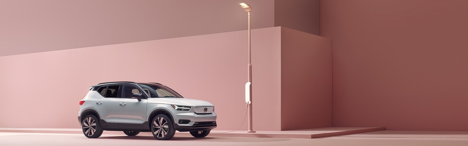 2021 XC40 Pure Electirc_header size.jpg