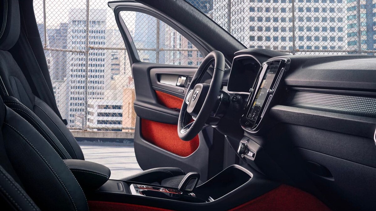 2020 volvo xc40-B.jpg
