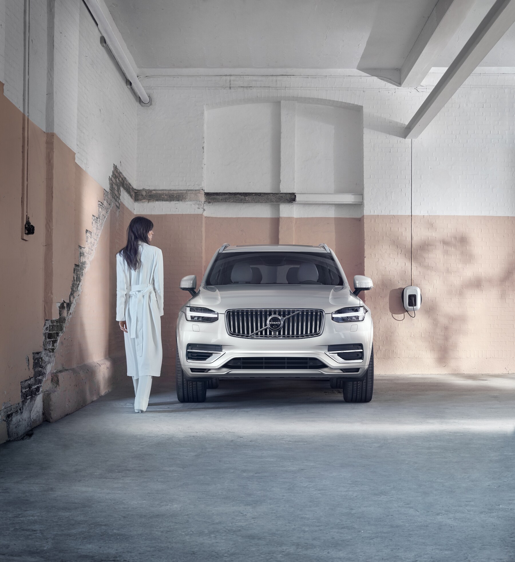Comparison of the 2020 Volvo XC90 & the 2020 Audi Q7 at Volvo Cars New Bern of New Bern | 2020 XC90 parked in a garage