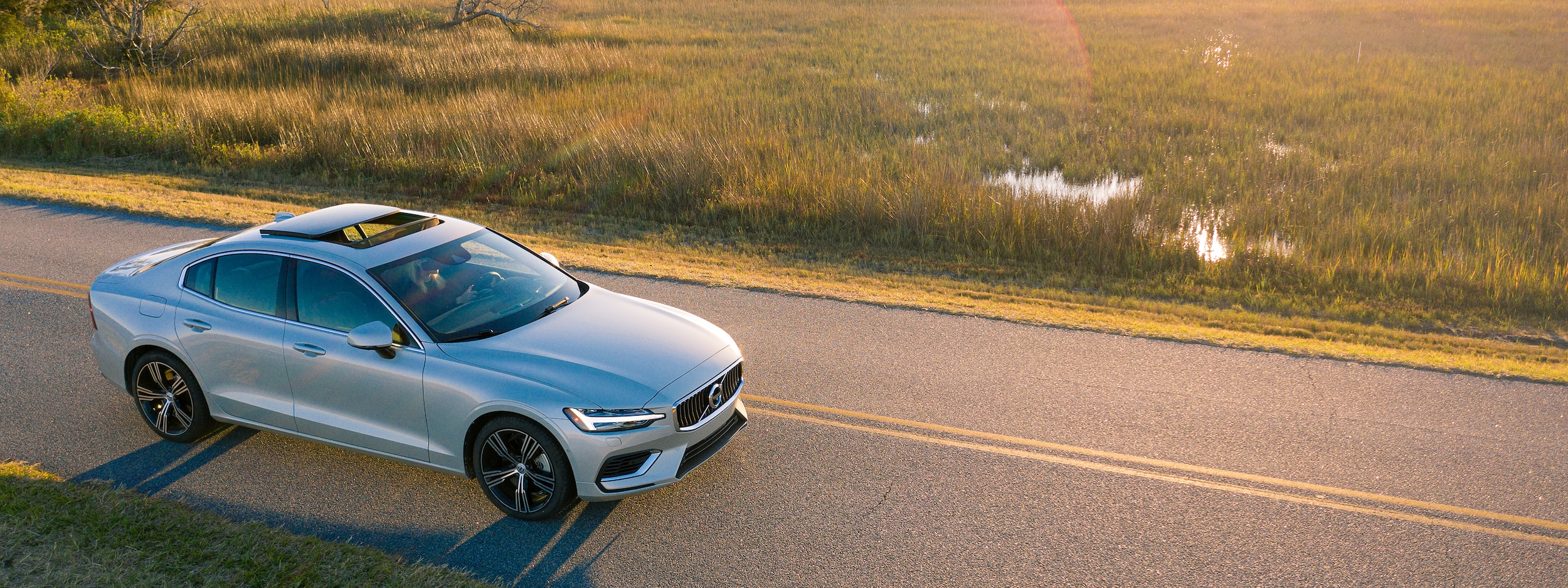 2020 Volvo S60 (2).jpeg
