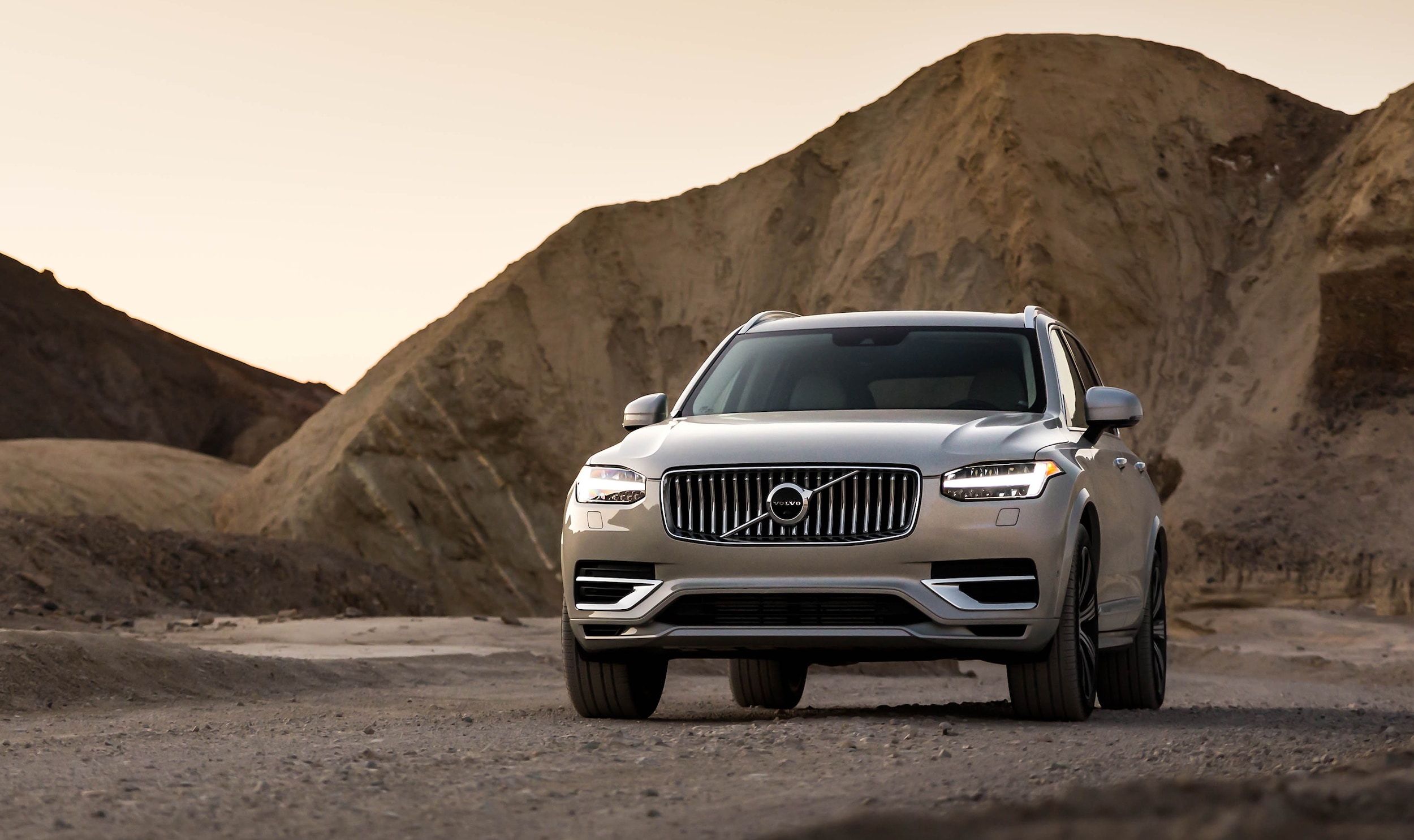 2021 Volvo XC90 (2).jpeg