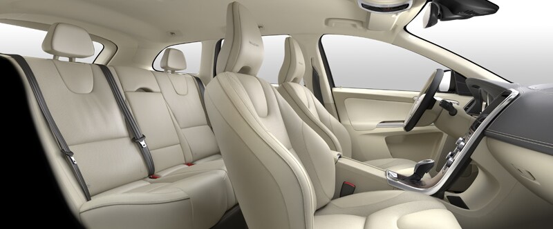 2017-Volvo-XC60-Interior-(3.jpg