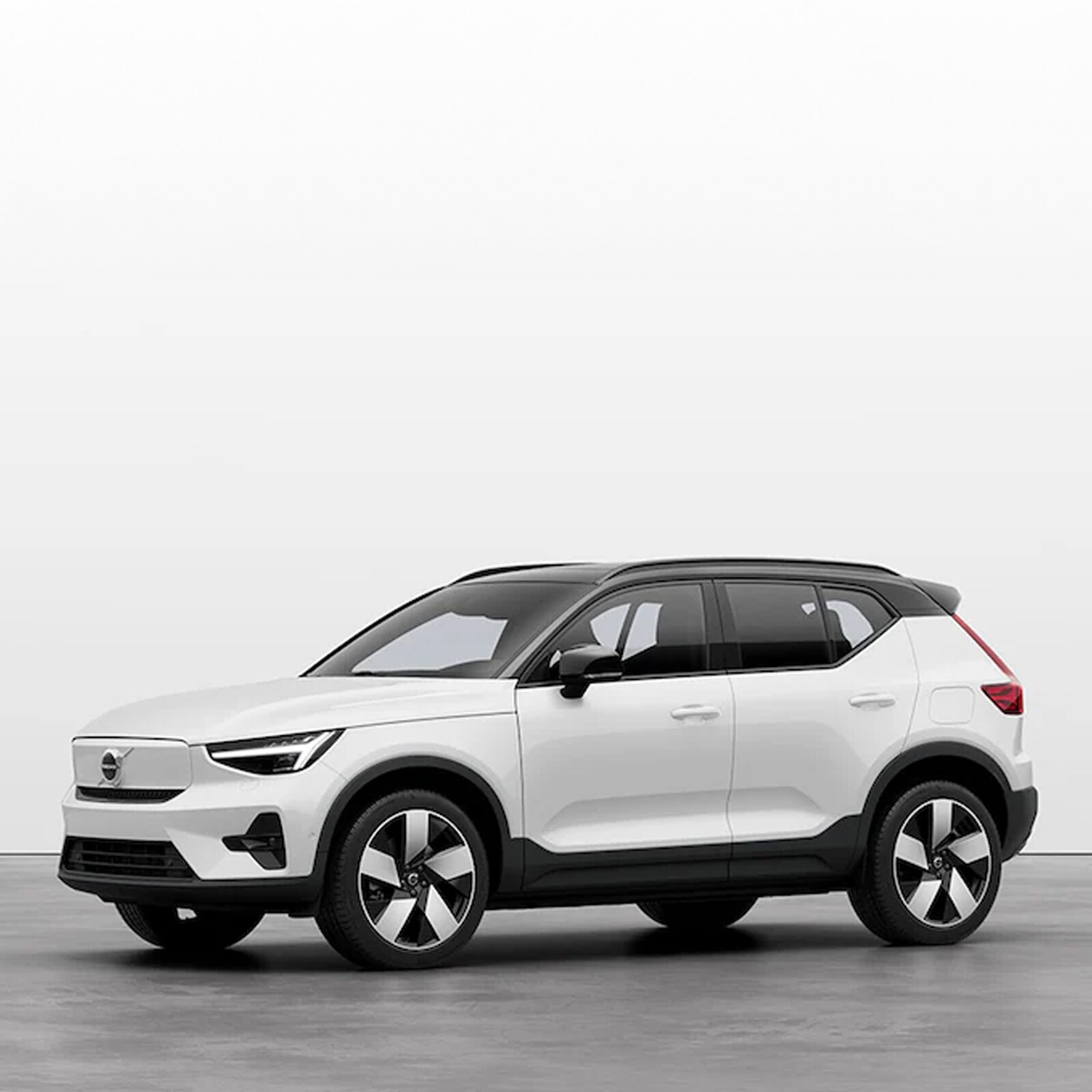 2023%20xc40%20Volvo%20Vehicle.png
