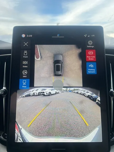 2026 Volvo XC60 Plug-in Hybrid touchscreen display