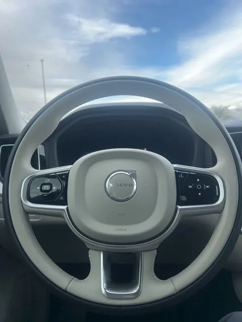 2026 Volvo XC60 Plug-in Hybrid steering wheel