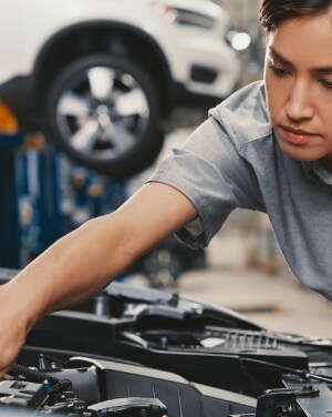 W_Houston_Volvo_Oil Change (3).png Oil Change