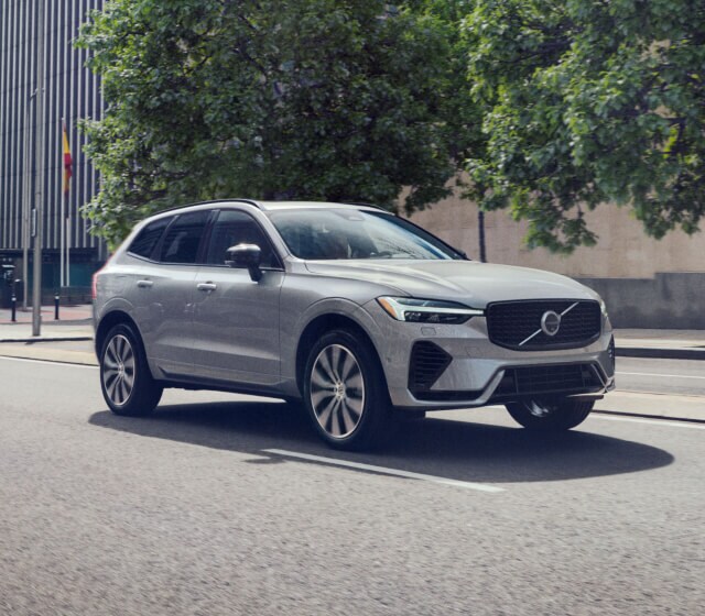 Volvo XC60 vs. Subaru Outback