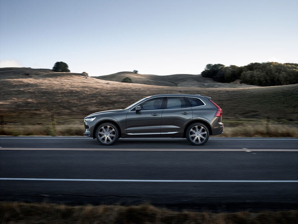 2020-Volvo-XC60-Inscription-T6-SUV-L02.jpeg