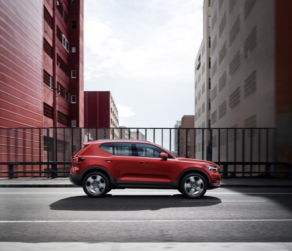 2020-Volvo-XC40-Momentum-T5-SUV-L02 (3).jpeg