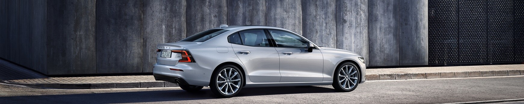 2022 Volvo S60.jpg