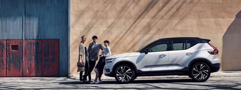 2018 XC40_header.3.png